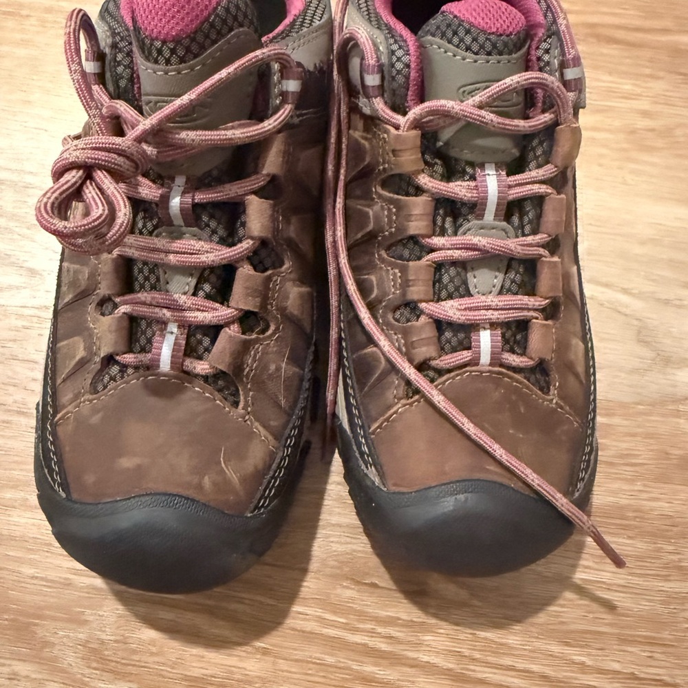 Keen Women’s Brown Hiking Shoes